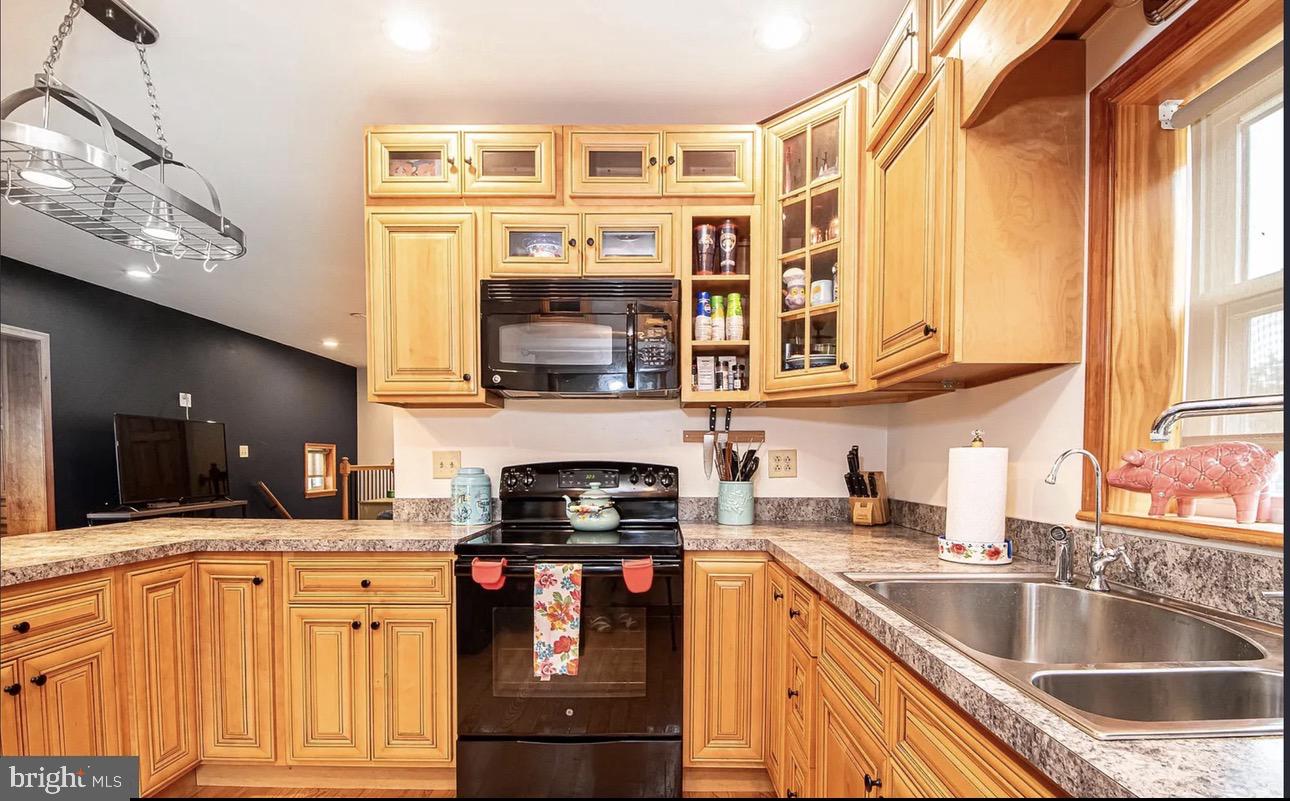 2180 Strasburg Road Front Royal, VA 22630 - Photo 7 of 11 Kitchen