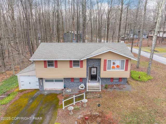 $350,000 | 3118 Ogontz Drive, Pocono Lake, PA 18347
