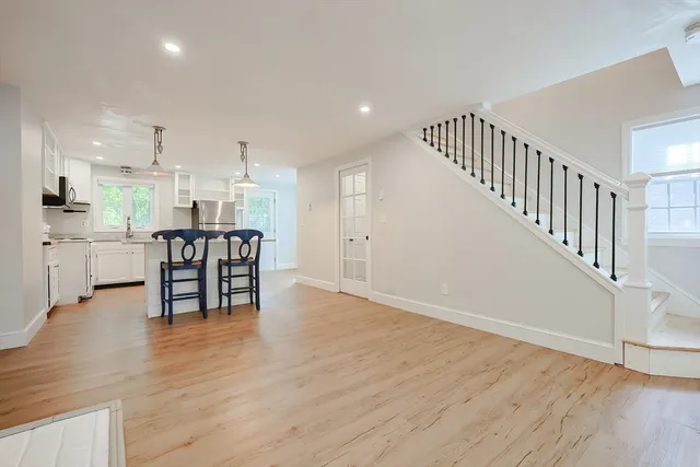 $3,200 | 115 Green Street, Unit A, Marblehead, MA 01945