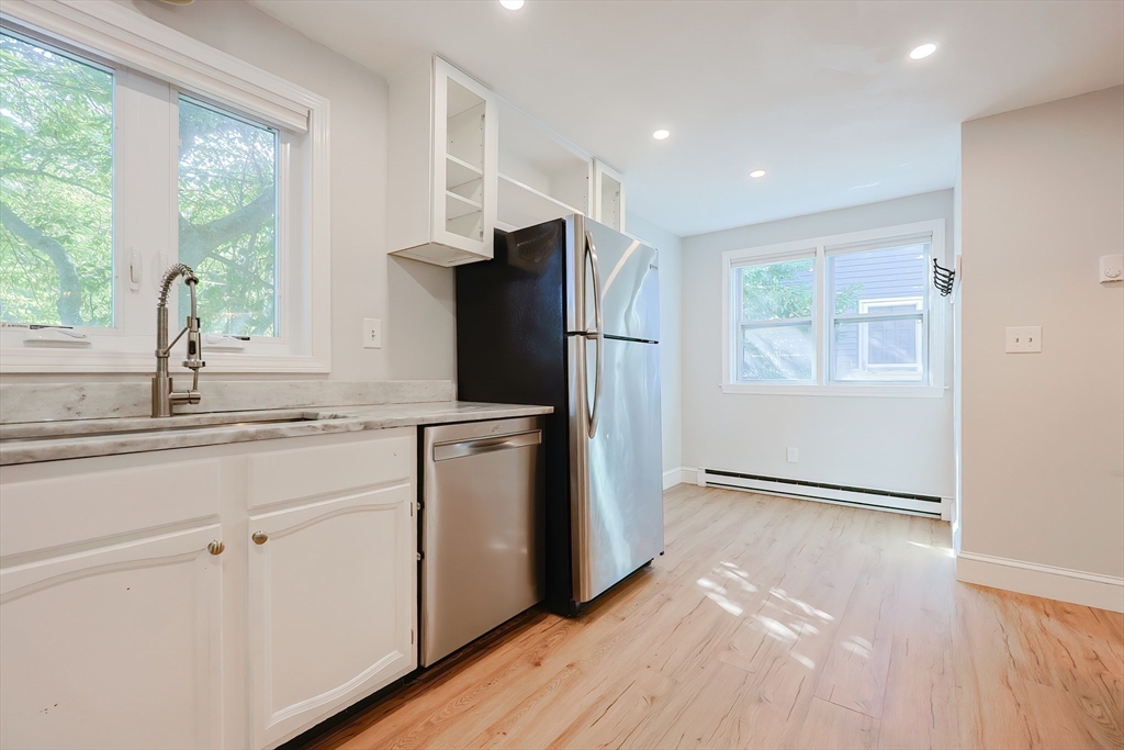 115 Green Street, Unit A Marblehead, MA 01945 - Photo 13 of 34