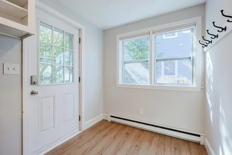 $3,200 | 115 Green Street, Unit A, Marblehead, MA 01945