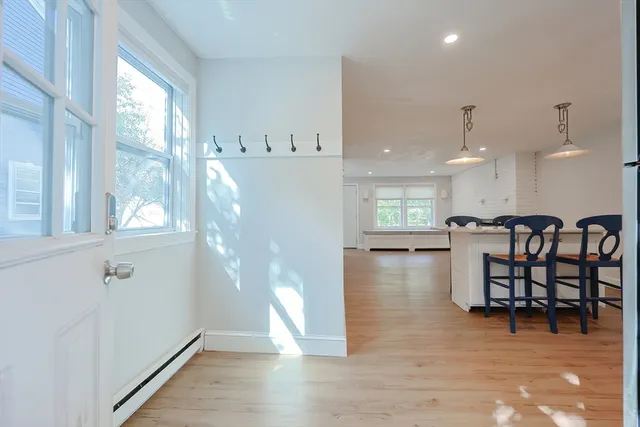 $3,200 | 115 Green Street, Unit A, Marblehead, MA 01945