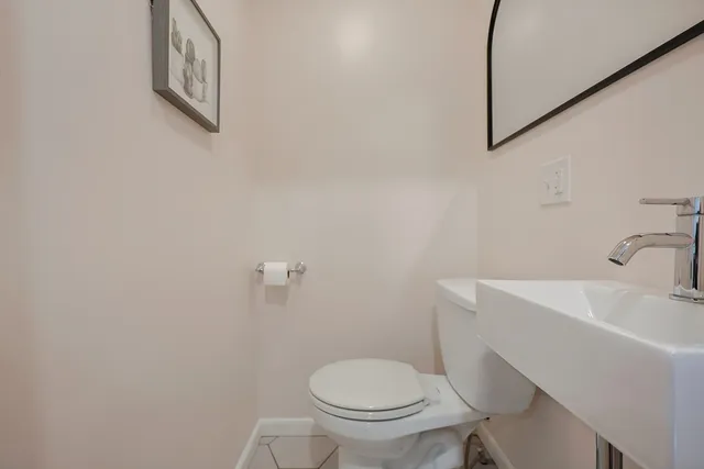 $3,200 | 115 Green Street, Unit A, Marblehead, MA 01945