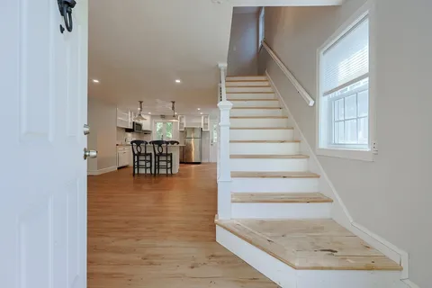 $3,200 | 115 Green Street, Unit A, Marblehead, MA 01945