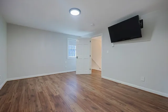 $3,200 | 115 Green Street, Unit A, Marblehead, MA 01945