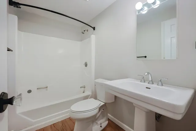 $3,200 | 115 Green Street, Unit A, Marblehead, MA 01945