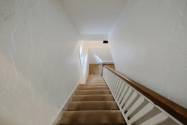 $3,200 | 115 Green Street, Unit A, Marblehead, MA 01945