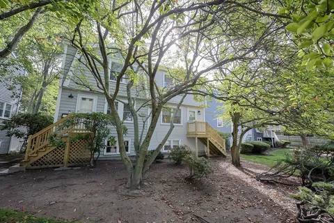 $3,200 | 115 Green Street, Unit A, Marblehead, MA 01945