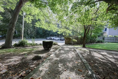 $3,200 | 115 Green Street, Unit A, Marblehead, MA 01945