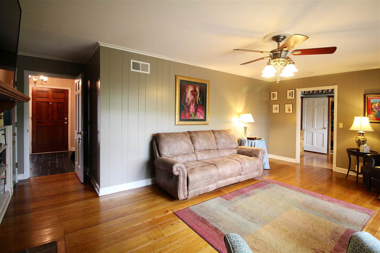 916 Park Valley Road Memphis, TN 38119 - Photo 8 of 23 Gallery Image 8