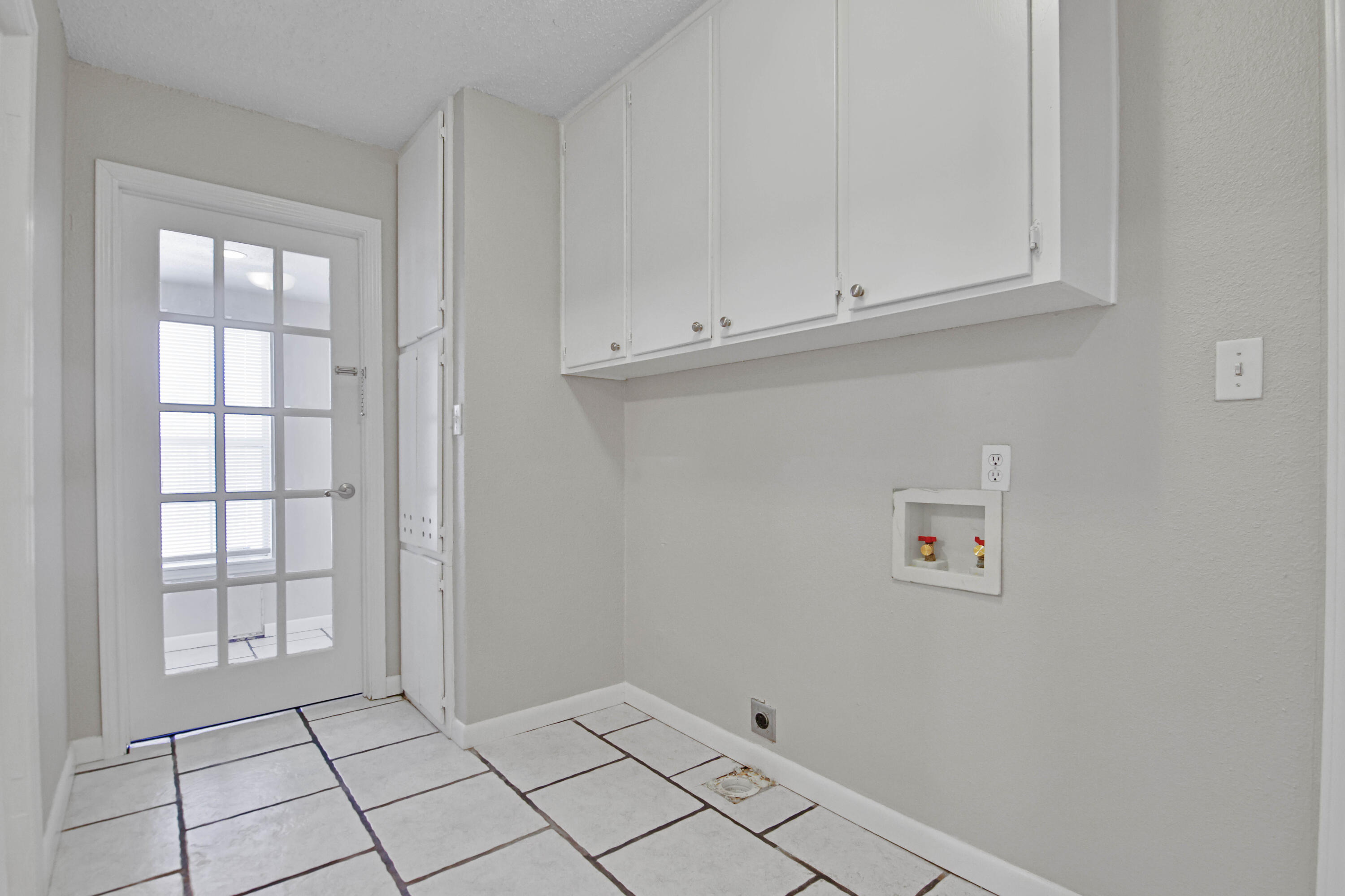 4310 42nd Street Lubbock, TX 79413 - Photo 24 of 30 a view of an empty room and window