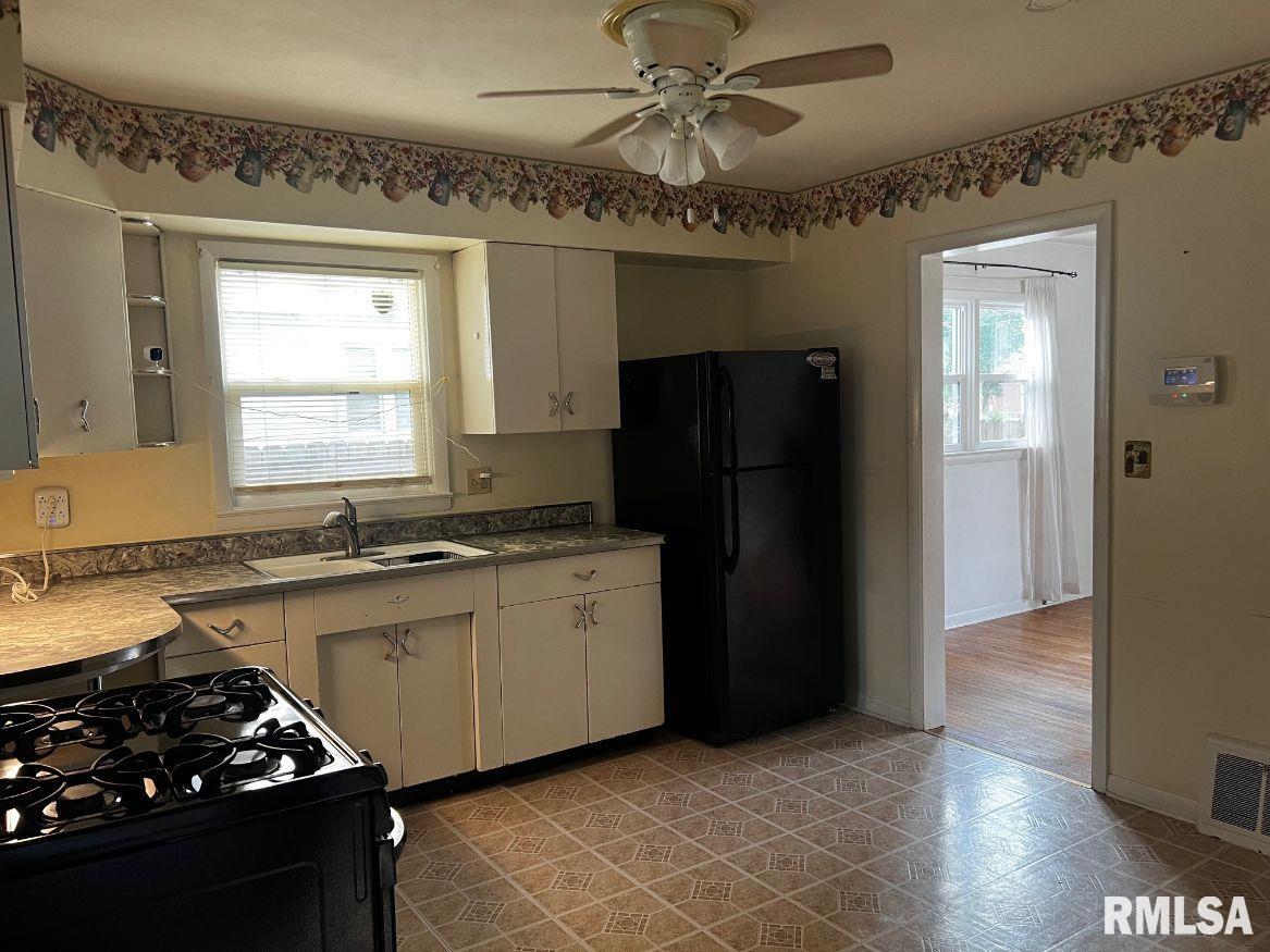 604 Eastman Avenue Springfield, IL 62702 - Photo 8 of 13