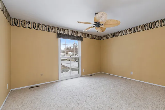 $385,000 | 1021 Abbey Drive, Crystal Lake, IL 60014