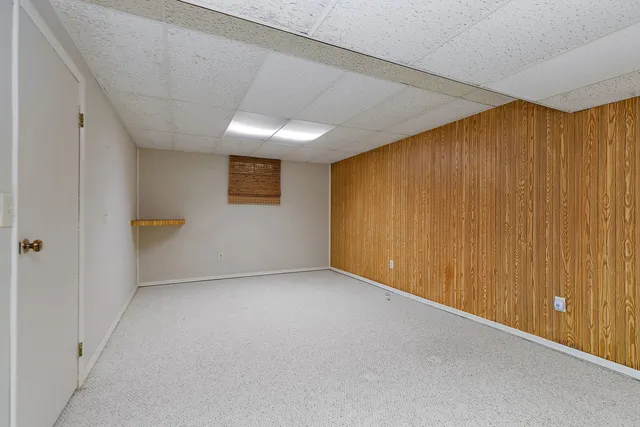 $385,000 | 1021 Abbey Drive, Crystal Lake, IL 60014