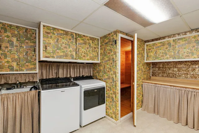 $385,000 | 1021 Abbey Drive, Crystal Lake, IL 60014