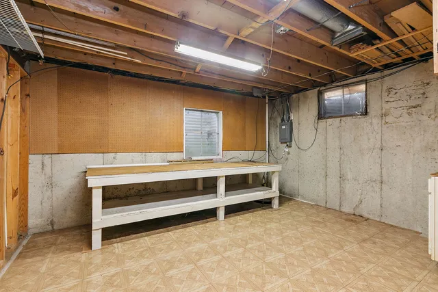 $385,000 | 1021 Abbey Drive, Crystal Lake, IL 60014