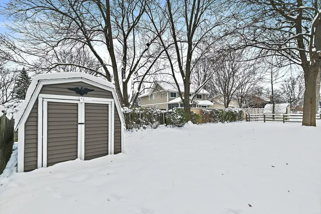 $385,000 | 1021 Abbey Drive, Crystal Lake, IL 60014