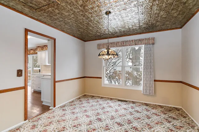 $385,000 | 1021 Abbey Drive, Crystal Lake, IL 60014