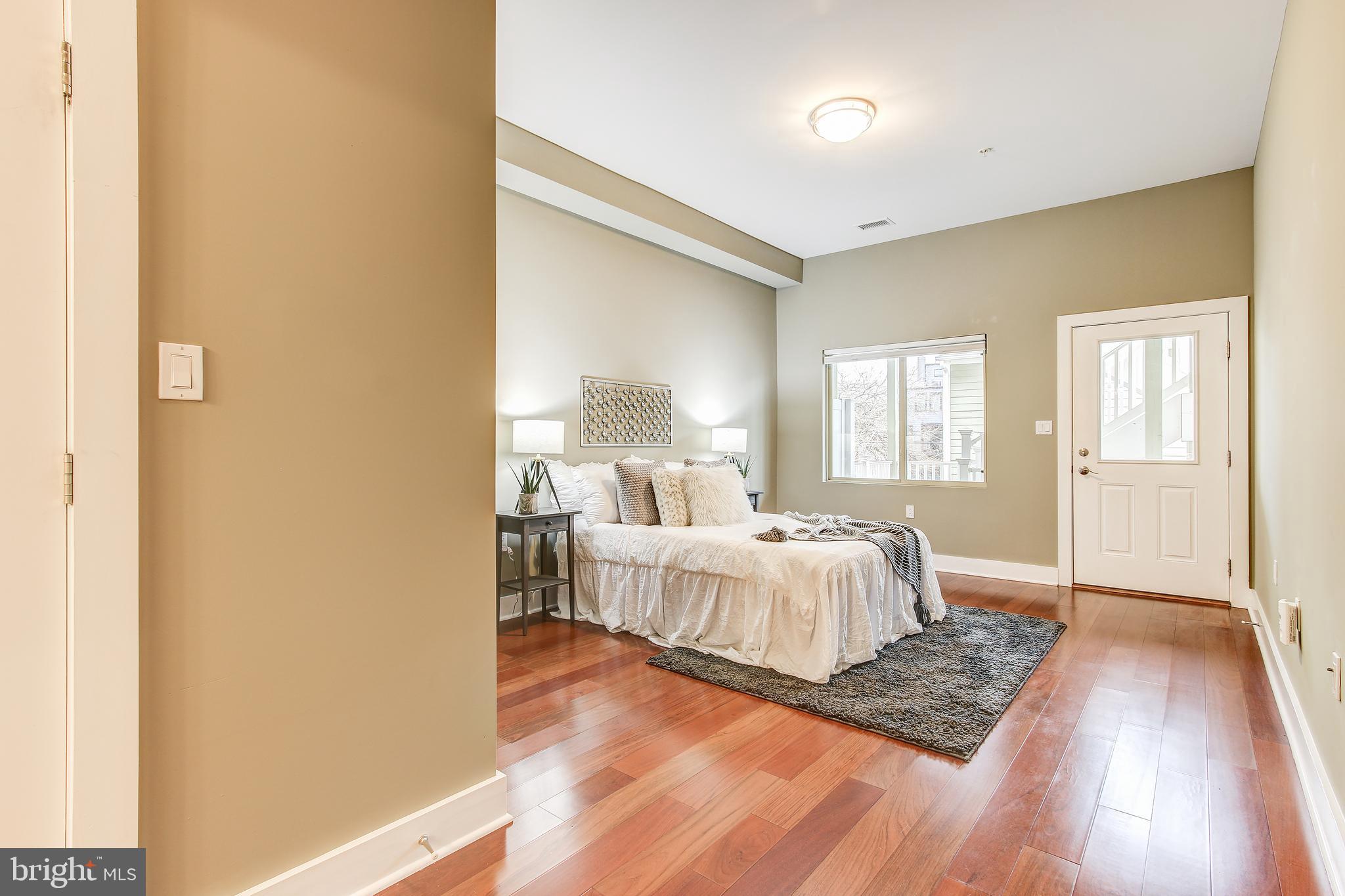 762 Park Road Northwest, Unit 4 Washington, DC 20010 - Photo 25 of 43 Owner's Suite with Walk-in Closet & Lux Bath