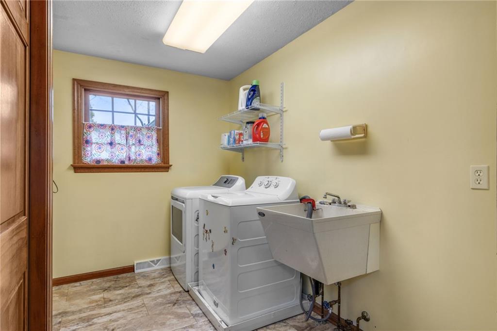562 Callery Road Cranberry Township, PA 16066 - Photo 13 of 46 Gallery Image 13