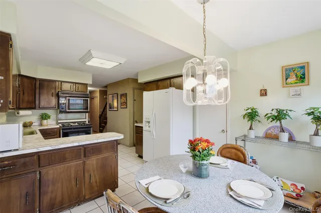 $749,000 | 7 Helaine Court, Orangeburg, NY 10962