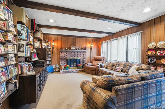 $749,000 | 7 Helaine Court, Orangeburg, NY 10962