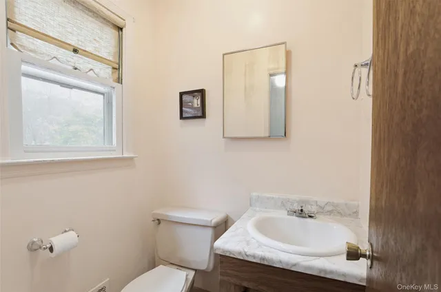 $749,000 | 7 Helaine Court, Orangeburg, NY 10962