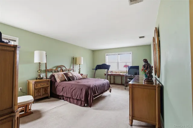 $749,000 | 7 Helaine Court, Orangeburg, NY 10962