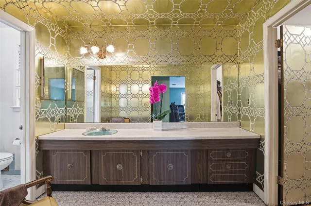 $749,000 | 7 Helaine Court, Orangeburg, NY 10962