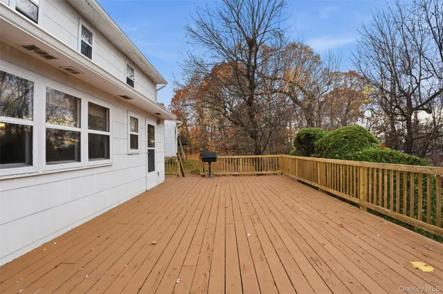 $749,000 | 7 Helaine Court, Orangeburg, NY 10962