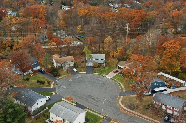 $749,000 | 7 Helaine Court, Orangeburg, NY 10962