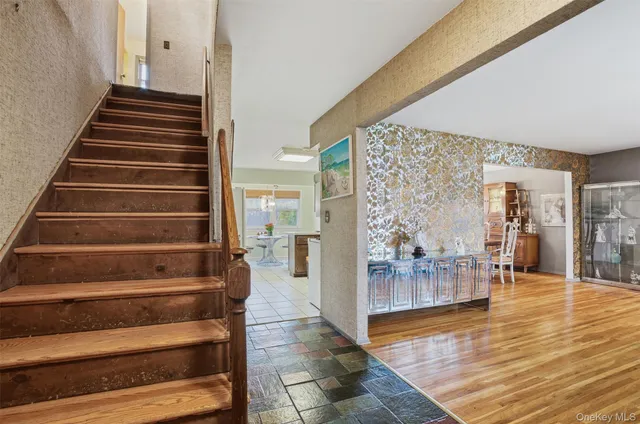 $749,000 | 7 Helaine Court, Orangeburg, NY 10962