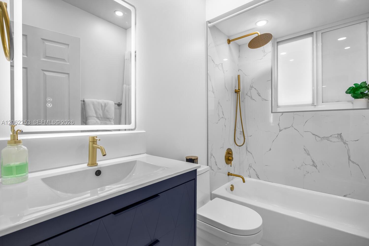 9650 Southwest 9th Court Pembroke Pines, FL 33025 - Photo 26 of 44 Gallery Image 26