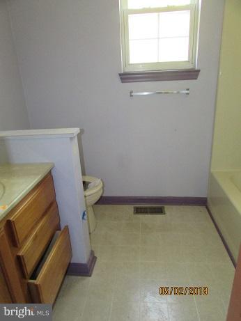 660 San Gabriel Road Lusby, MD 20657 - Photo 14 of 20 Bath (Master)