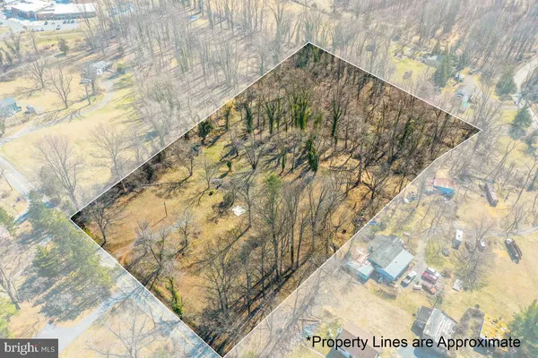 a black and white photo of a house