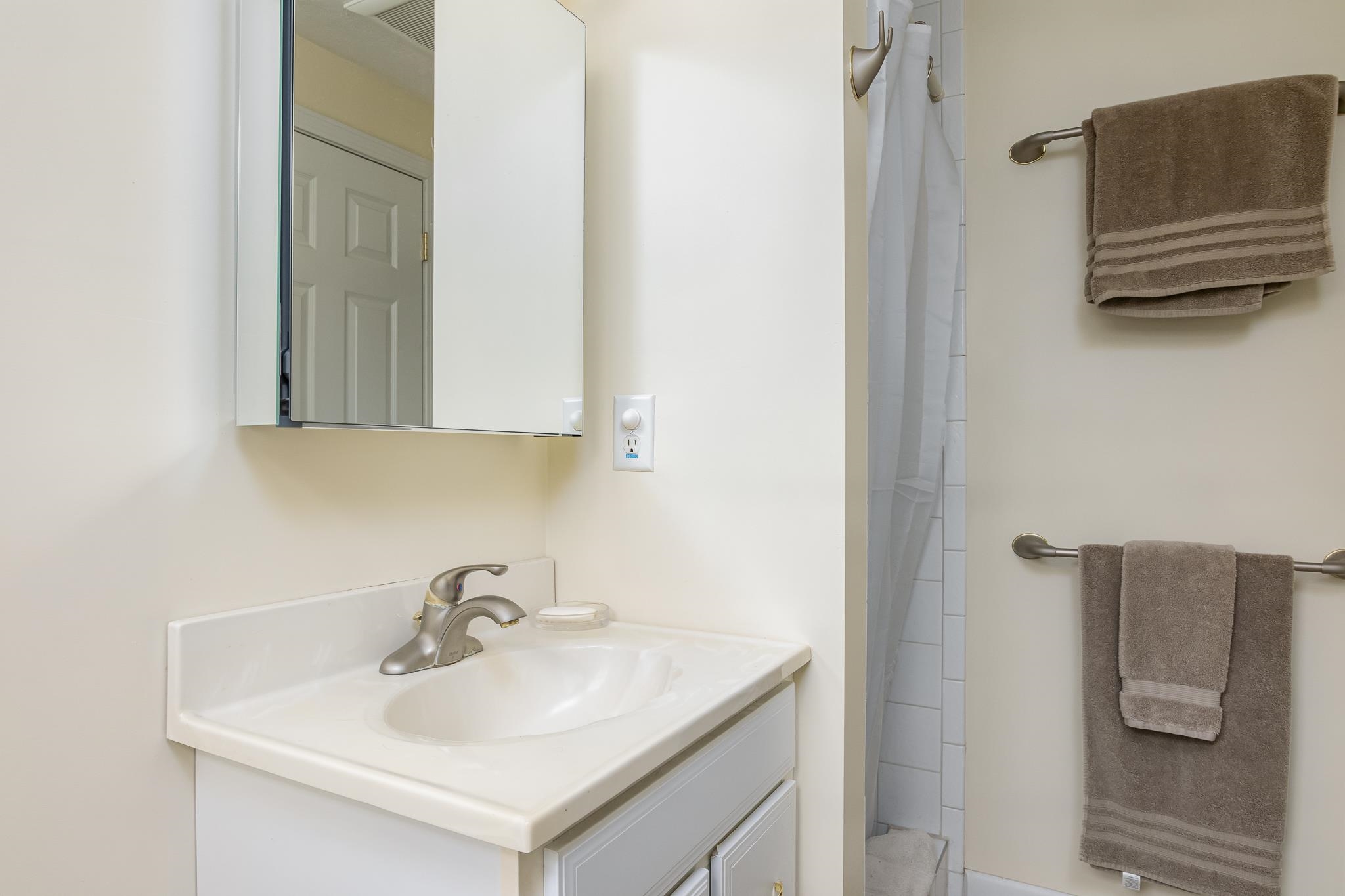 21 Woodridge Road Merrimack, NH 03054 - Photo 23 of 40 Gallery Image 23