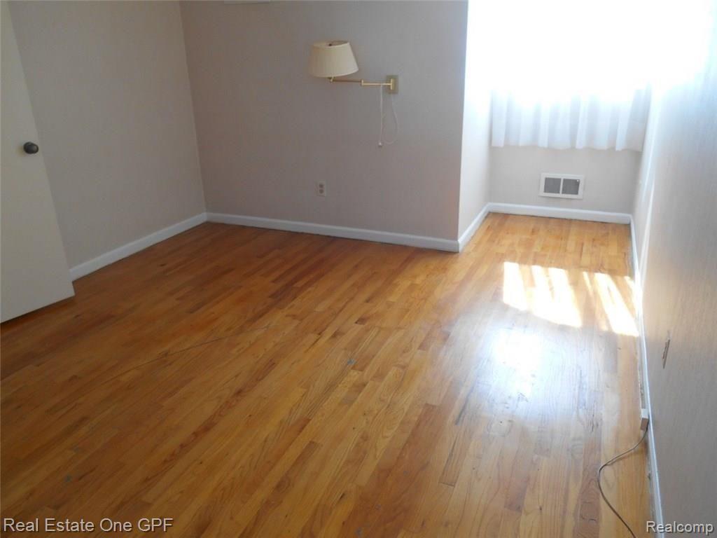 1796 Vernier Road Grosse Pointe, MI 48236 - Photo 12 of 18 12 DSCN2242.JPG