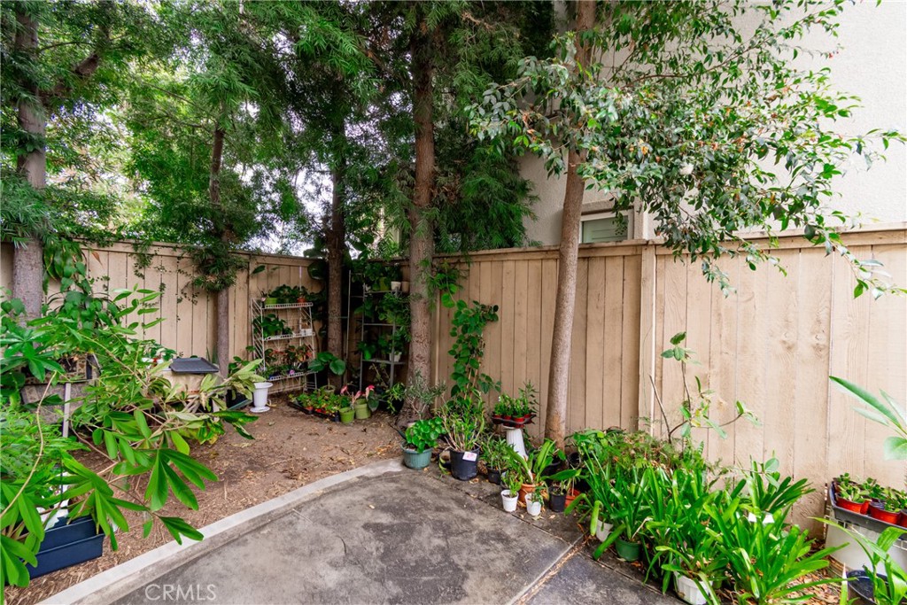 8306 Telegraph Road Downey, CA 90240 - Photo 23 of 50 Patio 1