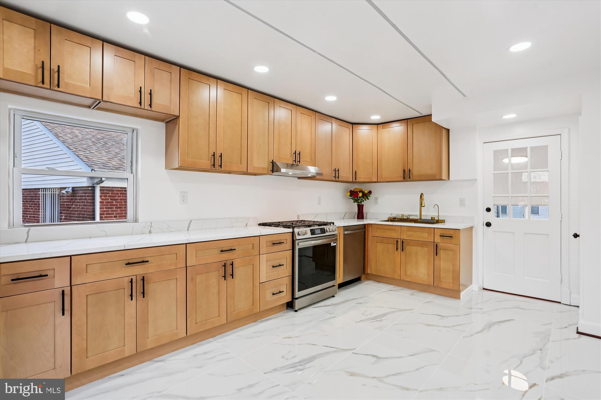 717 Ludlow Street Takoma Park, MD 20912 - Photo 6 of 68 Stunning Kitchen Renovation!