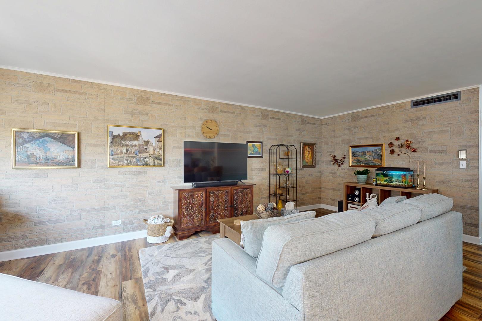 6301 North Sheridan Road, Unit 18E Chicago, IL 60660 - Photo 15 of 29 Gallery Image 15