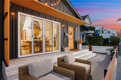 $2,350,000 | 122 East Bay Avenue, Newport Beach, CA 92661
