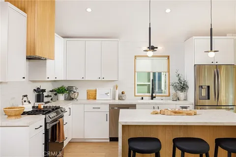 $2,350,000 | 122 East Bay Avenue, Newport Beach, CA 92661