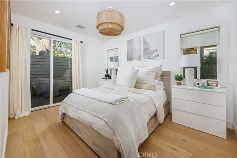 $2,350,000 | 122 East Bay Avenue, Newport Beach, CA 92661