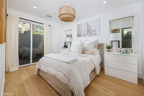 $2,350,000 | 122 East Bay Avenue, Newport Beach, CA 92661