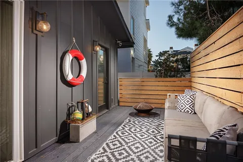 $2,350,000 | 122 East Bay Avenue, Newport Beach, CA 92661