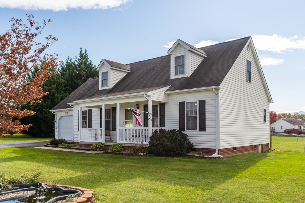 24 Spring Ridge Drive Stuarts Draft, VA 24477 - Photo 4 of 43 Gallery Image 4