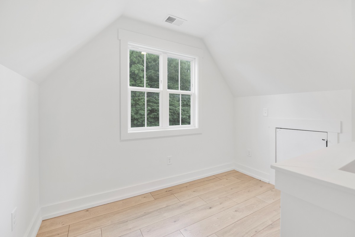 4486 Beards Chapel Road Springfield, TN 37172 - Photo 33 of 54 an empty room with a window