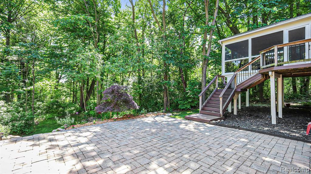 3827 Kaeleaf Road Lake Orion, MI 48360 - Photo 46 of 59