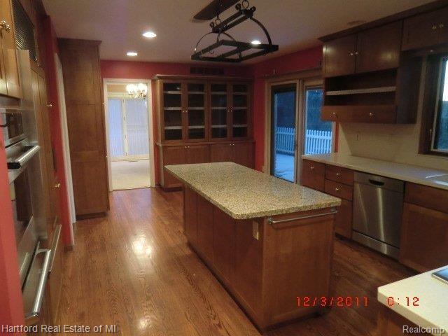 23835 Drake Road Farmington, MI 48335 - Photo 6 of 24 Kitchen has sub zero fridge