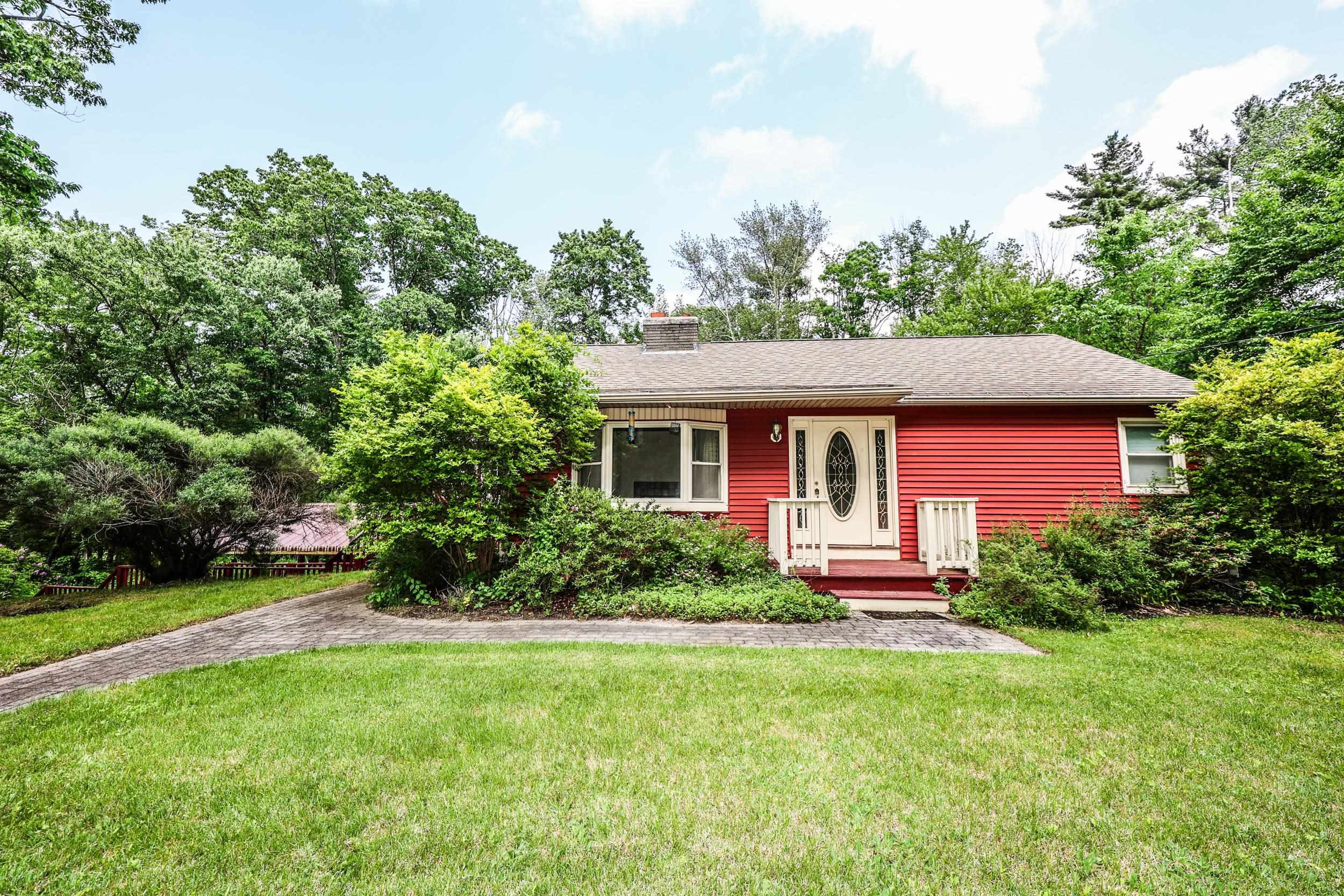 21 Holbrook Road Bedford, NH 03110 - Photo 2 of 24